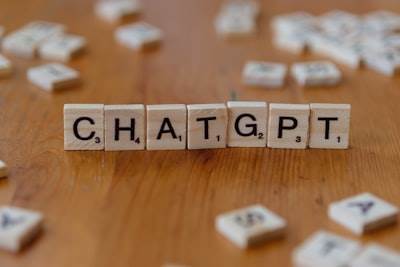 ChatGPT prohíbe su uso para proporcionar asesoramiento legal y médico a otros