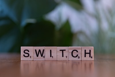 ¿Por qué es crucial la centralita de inteligencia artificial avanzada para optimizar costos en empresas españolas?