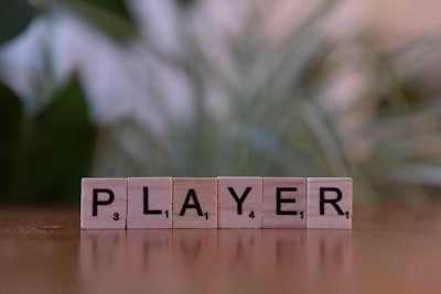 Se buscan jugadores de prueba, gratis, y no se requiere registro. Da cualquier comentario sobre x @artbitratorgame