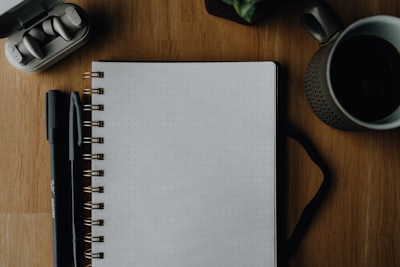 Cómo escribir un informe diario de actividades que realmente ayude a tu equipo