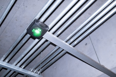 Hacia la detección segura y escalable de robo de energía: Un enfoque de aprendizaje federado para medidores inteligentes con recursos limitados