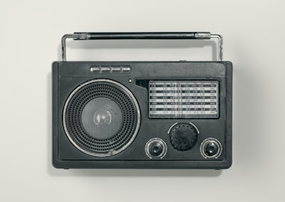 RMPrior: priors de propagación y difusión para mapas de radio eficientes