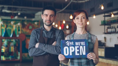 ¿Pueden pequeñas empresas obtener beneficios de la IA en el desarrollo de software?