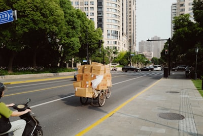 ¿Cómo funciona en la práctica la aplicación personalizada para el seguimiento de entregas?