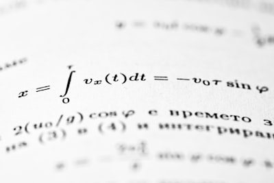 De ecuaciones a algoritmos y datos: Transformando la ingeniería de microondas y la educación con aprendizaje automático