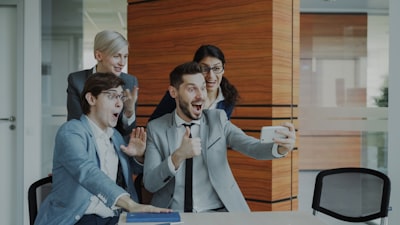 Explorando 4 razones principales por las que los empleados se van (y cómo prevenirlo)