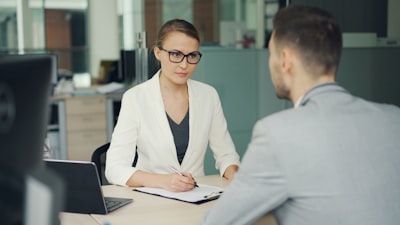 ¿Por qué contratar a una empresa de automatización de programación de entrevistas?
