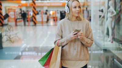 Comparación de ROI: Ahorro de costos con recordatorios automáticos por teléfono para el comercio minorista frente a alternativas