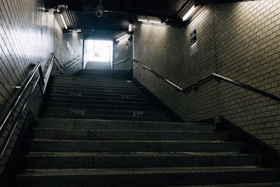 Una guía para desarrollar una aplicación de aventura como AllTrails en 2026