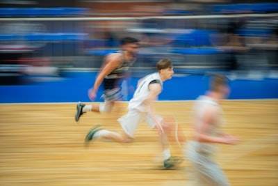 Crear un agente de IA que realiza sprints ágiles de principio a fin (no solo generación de tickets)