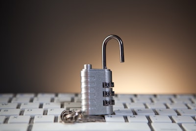 ¿Cómo protege la información confidencial el software de gestión de pequeños despachos de abogados?