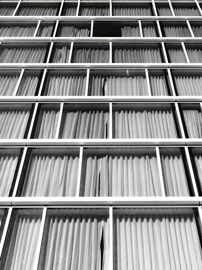 ¿Cómo se puede automatizar la gestión de documentos legales integrada con sistemas existentes?