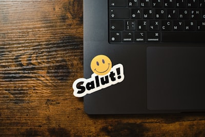 ¿Cómo puede mejorar la satisfacción del cliente un software de gestión para pequeñas agencias de viaje?