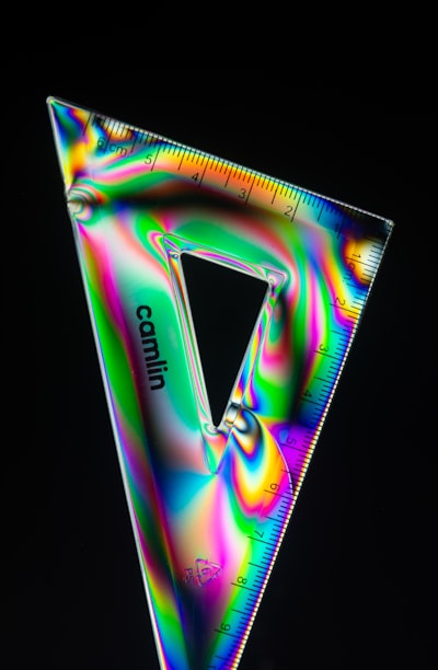 Prism: Escalado eficiente en tiempo de prueba mediante búsqueda jerárquica y autoverificación para modelos de lenguaje de difusión discreta