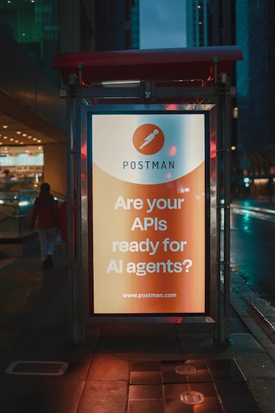 SAGE: Evolución socializada en ecosistemas de agentes